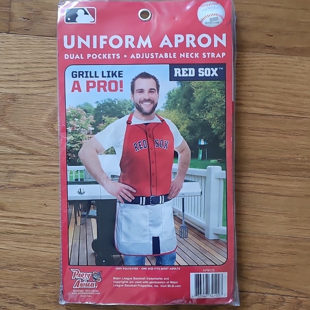 MLB Boston Red Sox Gameday Tailgating  BBQ Apron for Grilling New in Package